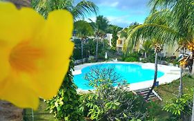 Villa In Le Tamier, 4 Bedrooms, 300M Flic En Flac Beach